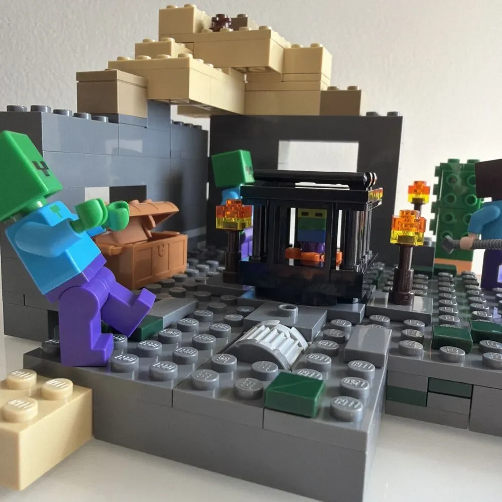 Lego Minecraft The Dungeon 21119 Complete Set 2015 Retired
